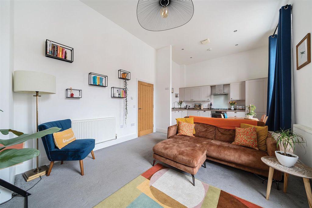 Property photo 3 of 15 Open Plan