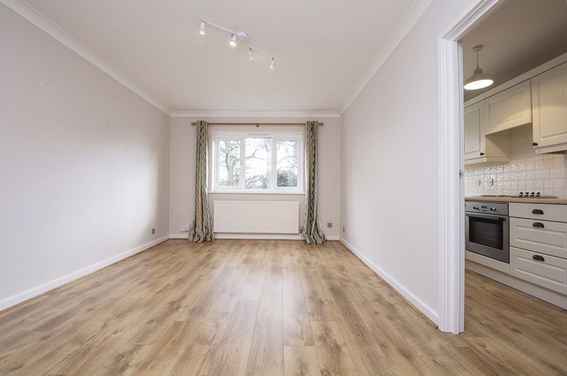 Property photo 2 of 6 Photo 4