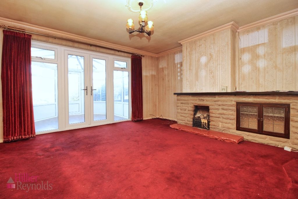 Property photo 3 of 14 Lounge