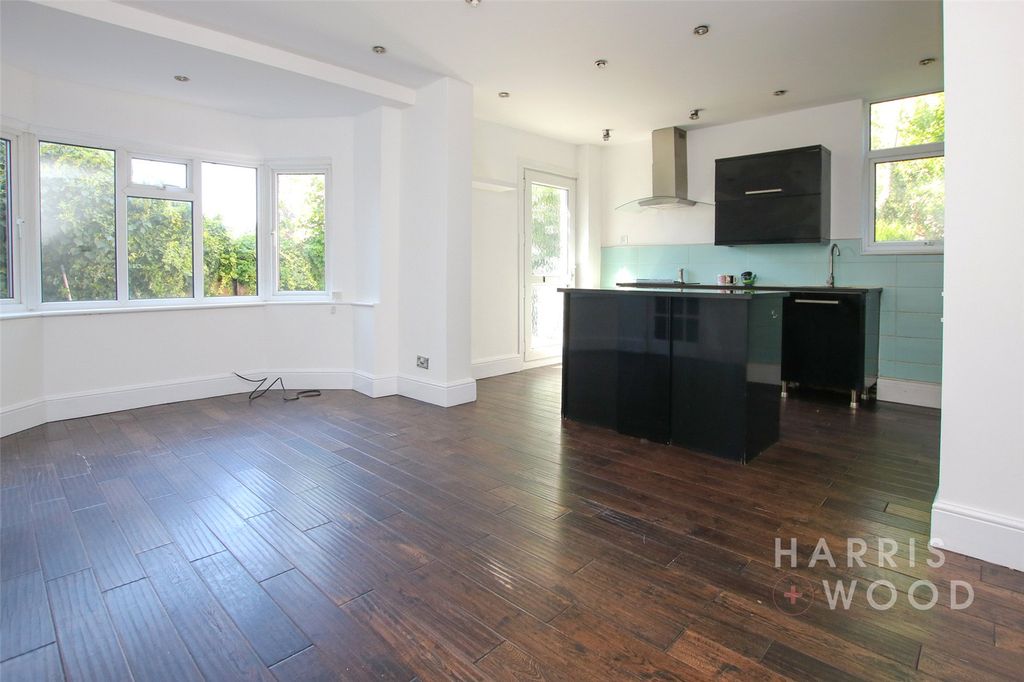 Property photo 2 of 15 Picture No. 11