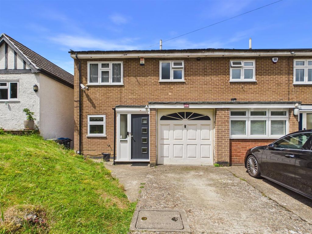 Property photo 1 of 17 Cam01563G0-Pr0261-Still025.Jpg