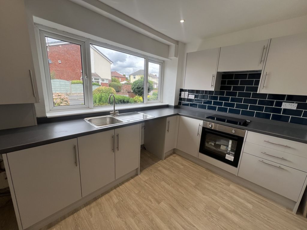 Property photo 2 of 16 Kitchen