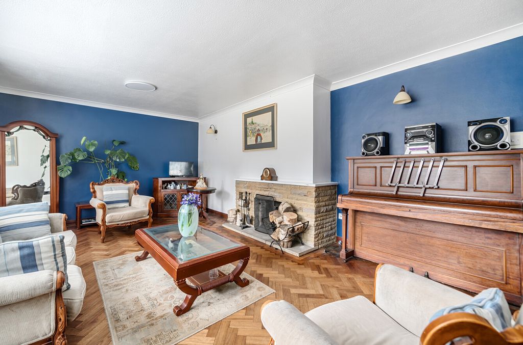 Property photo 3 of 24 1326594-2-6882281...