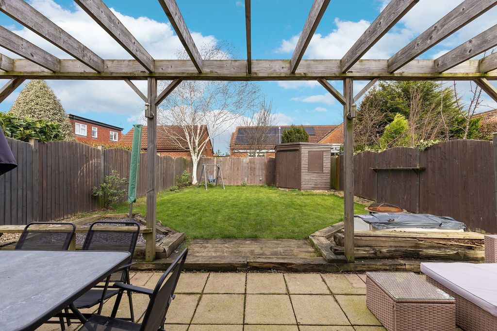 Property photo 2 of 25