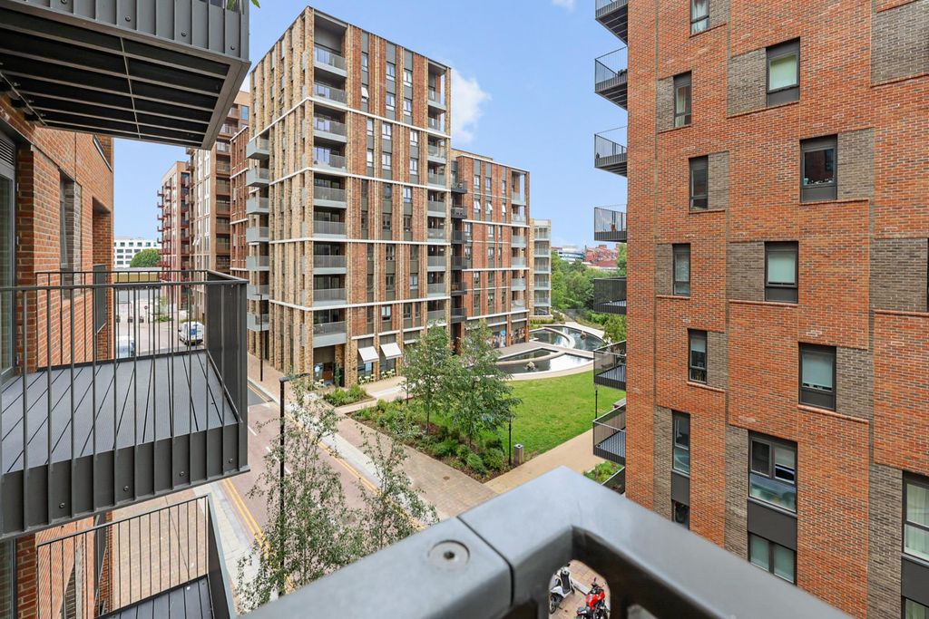 Property photo 2 of 5