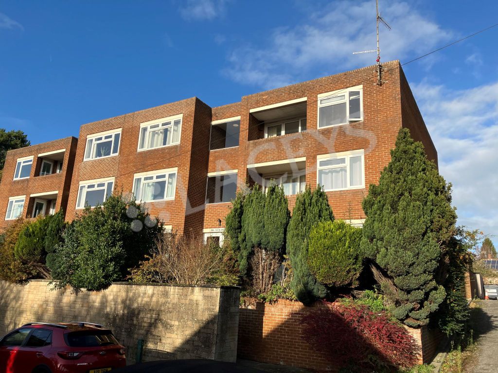 Property photo 1 of 13 Frontal