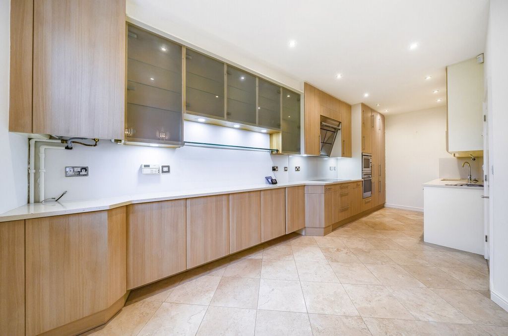 Property photo 2 of 15 Kitchen