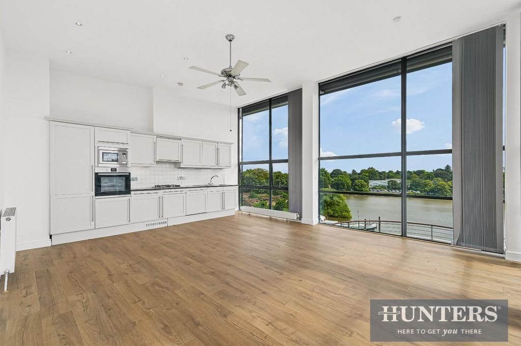 Property photo 1 of 14 Goat Wharf-17.Jpg