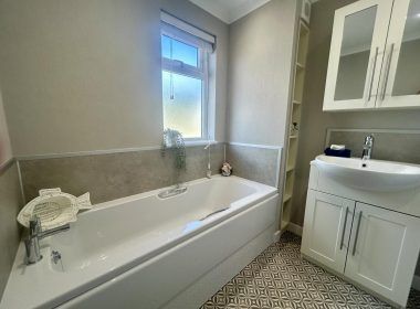 Property photo 1 of 6 Omar Middleton In Tranquility Bathroom Rsktkg689Prpgcmxtqcw7Dozwj0c86Wfff6A7Swjcg