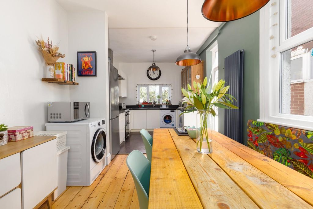 Property photo 3 of 30 10 Kensington Park Road, Bs4-10.Jpg