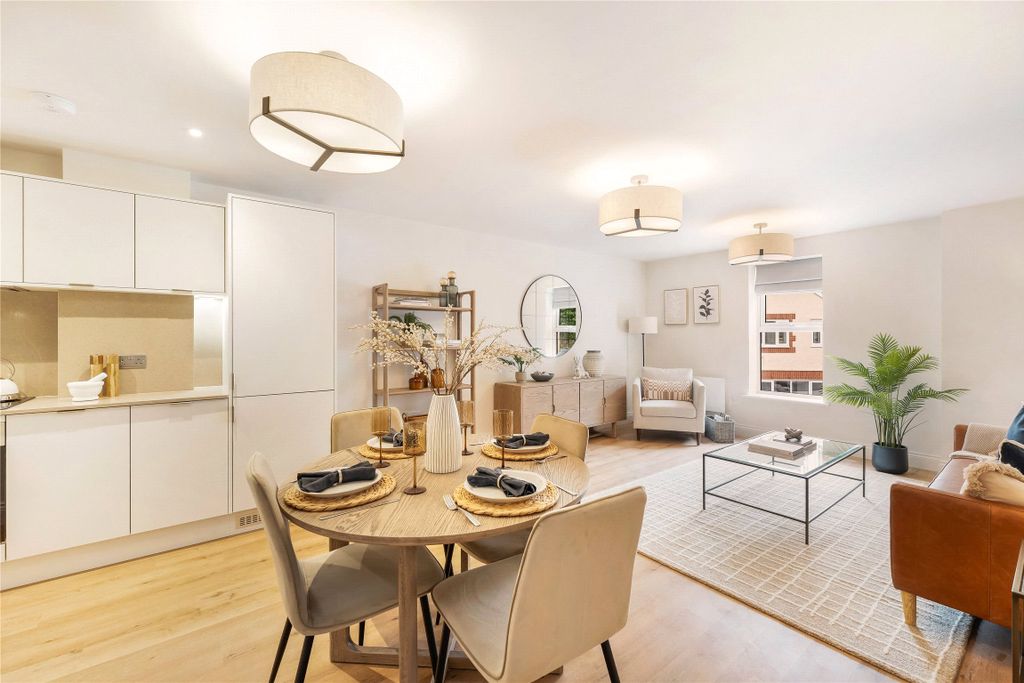 Property photo 2 of 11 Show Home