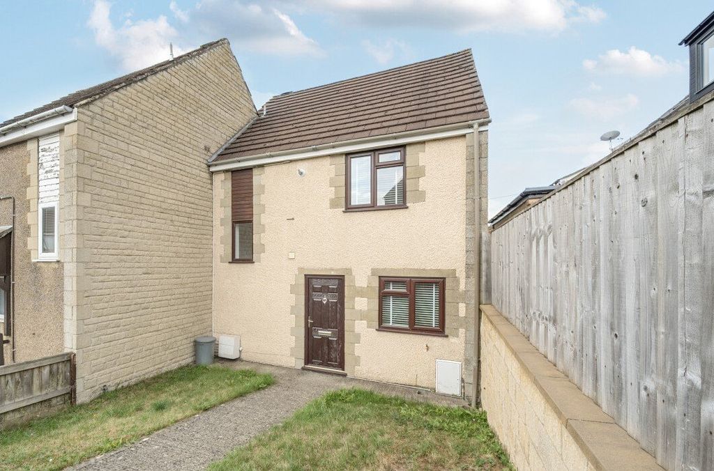 Property photo 1 of 20 Front