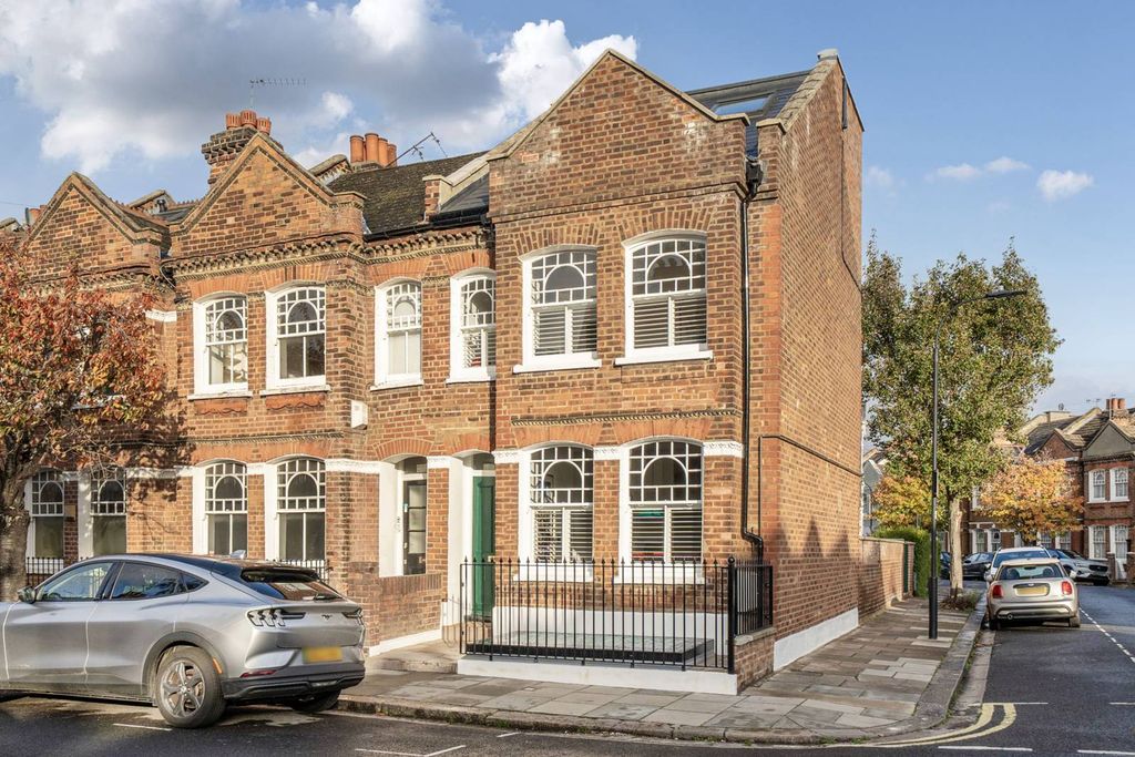 Property photo 2 of 20