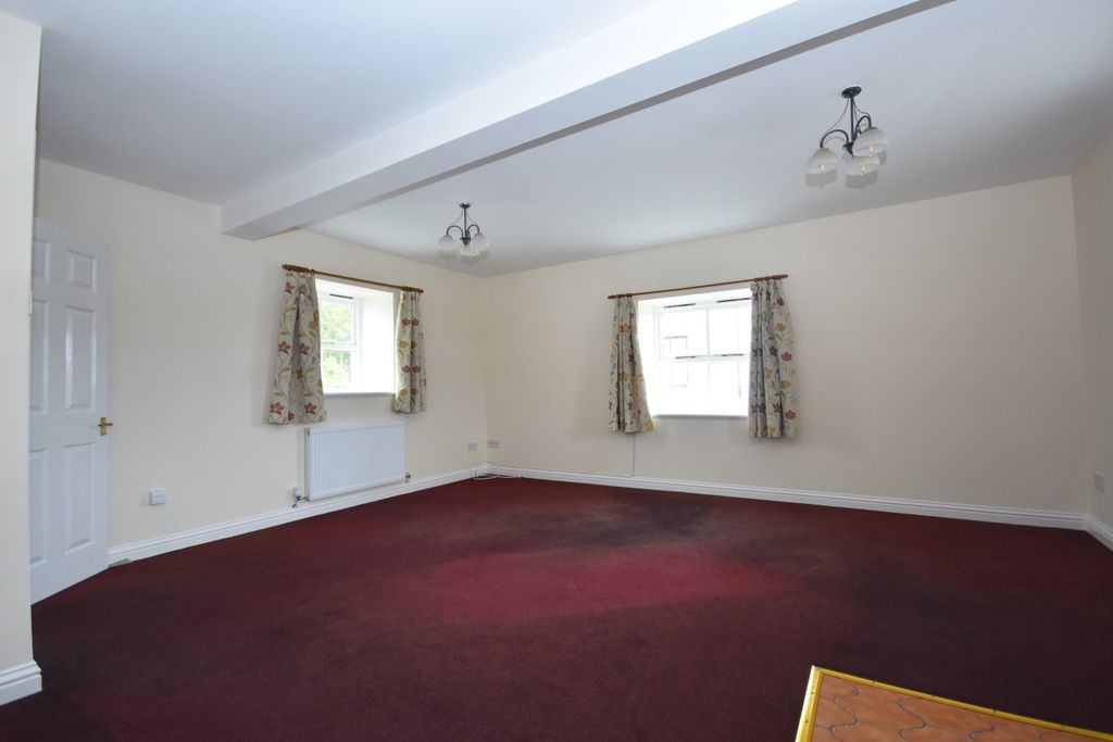 Property photo 3 of 6