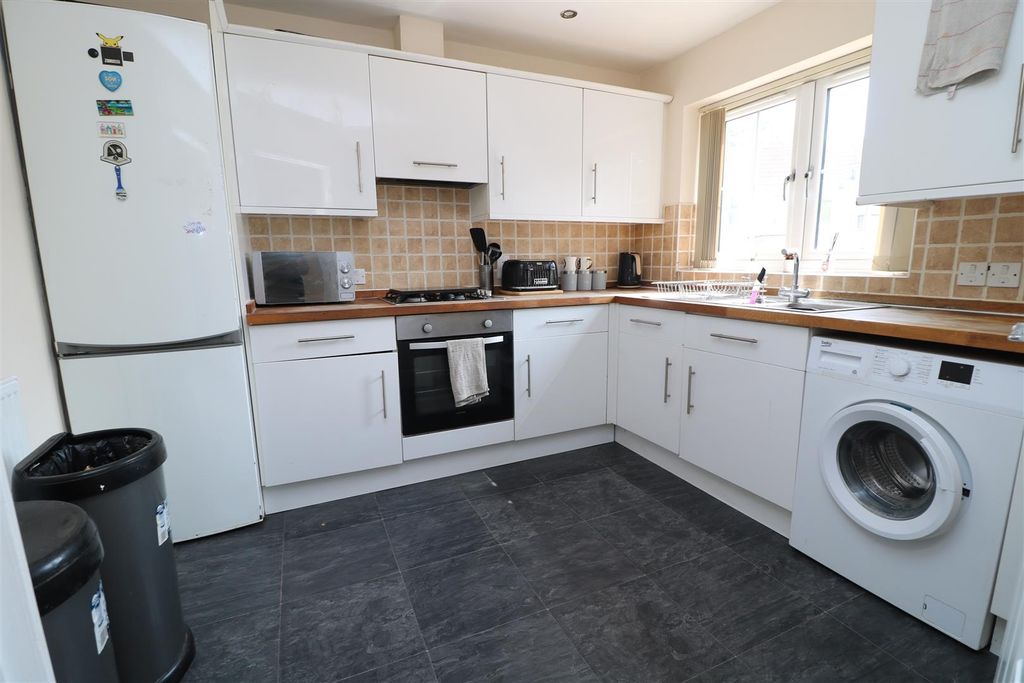 Property photo 3 of 11 Img_2104.Jpg