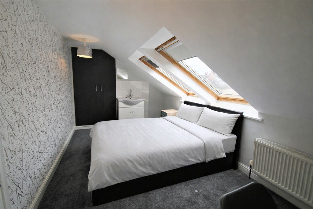 Property photo 3 of 13 Picture No. 15