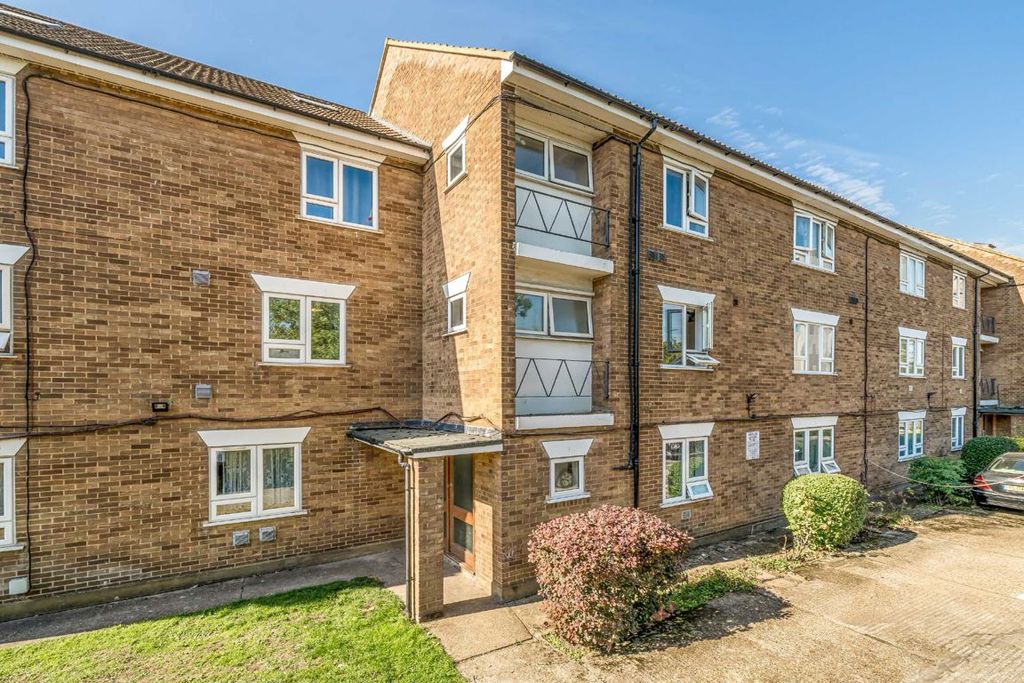 Property photo 1 of 8