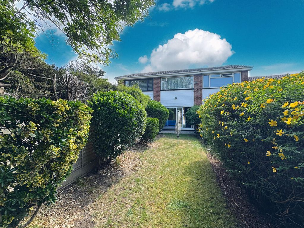Property photo 3 of 25