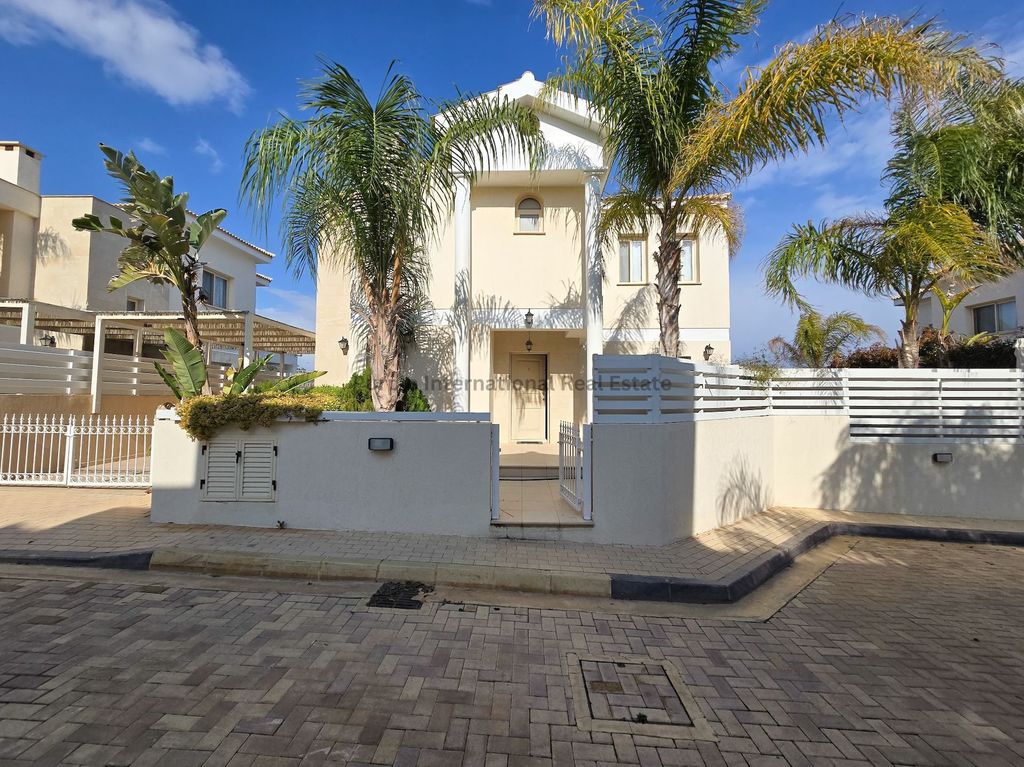 Property photo 1 of 35