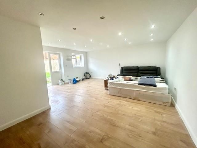 Property photo 2 of 13 Internal View