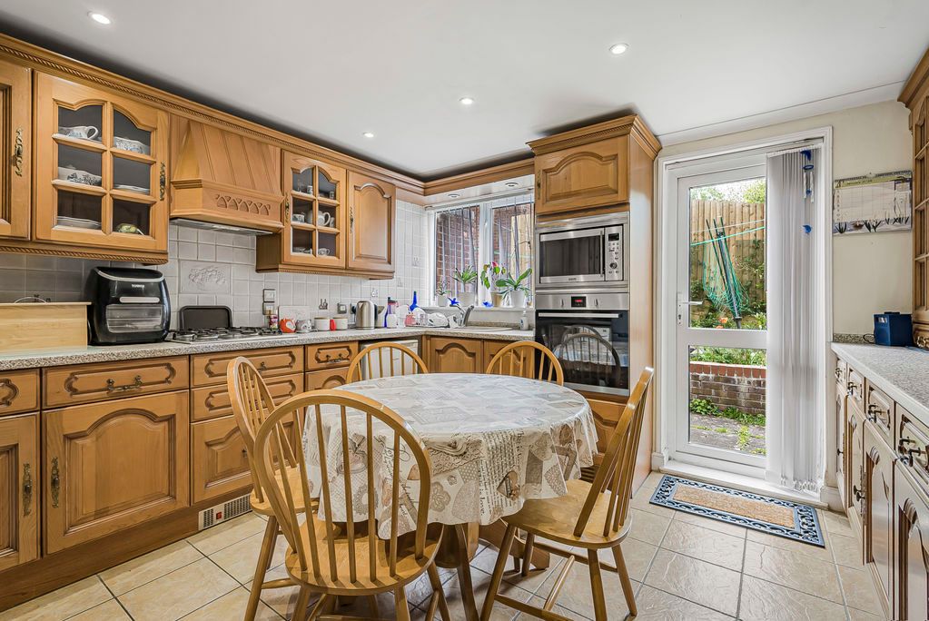 Property photo 3 of 11 Photo 4