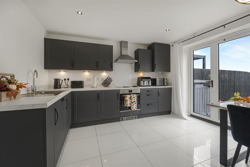 Property photo 2 of 24 20-A7409874.Jpg