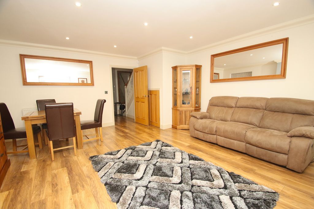 Property photo 3 of 20 Photo 18