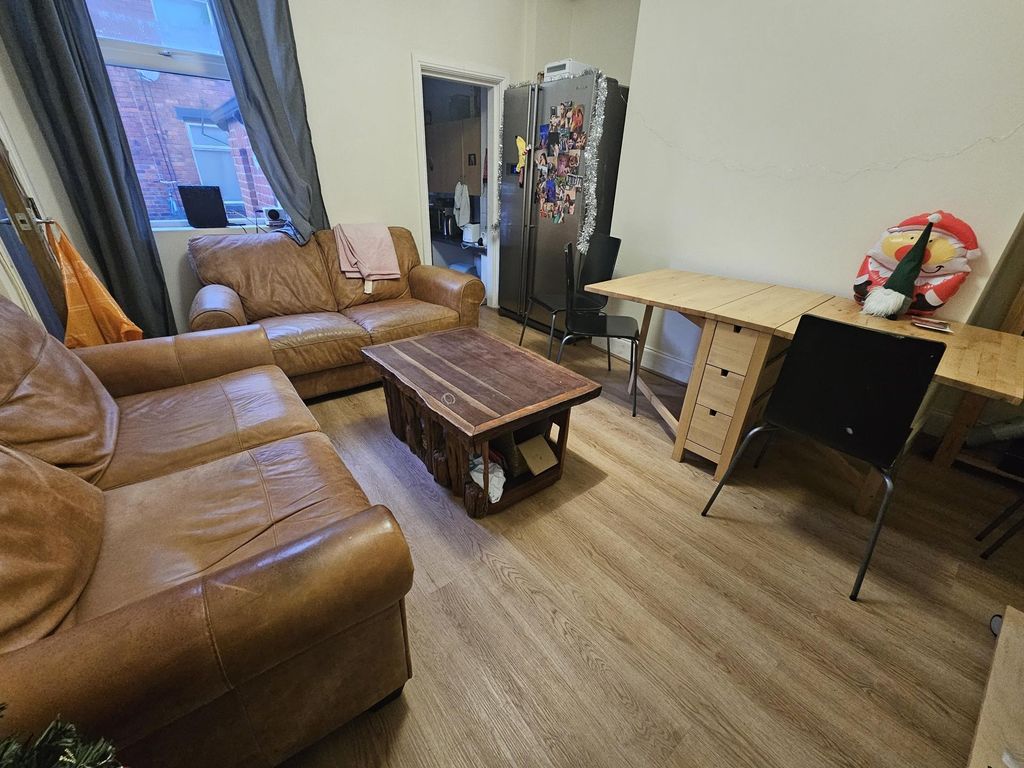 Property photo 1 of 10 Bright, Comfortable Living Room With Leather Sofas...