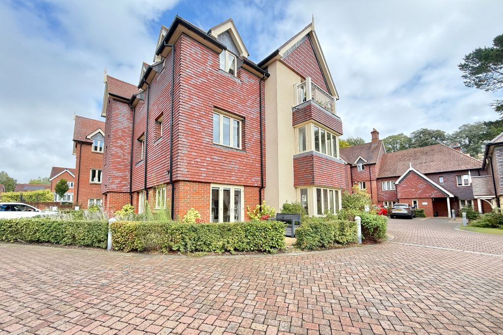 Property photo 1 of 12