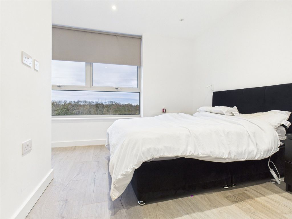 Property photo 2 of 12 Bedroom