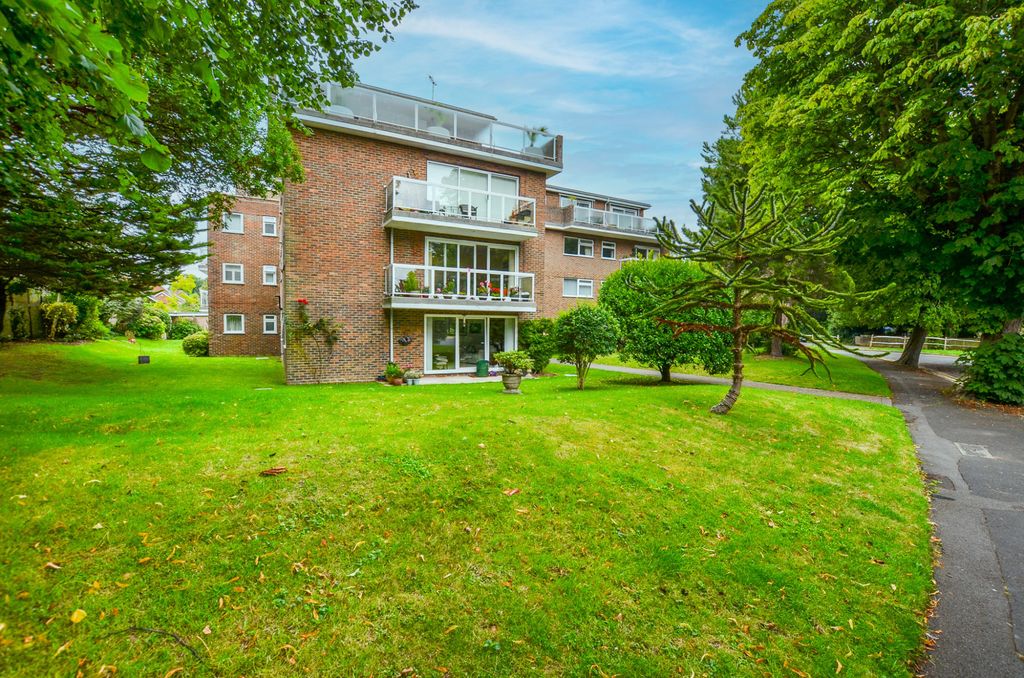 Property photo 2 of 36