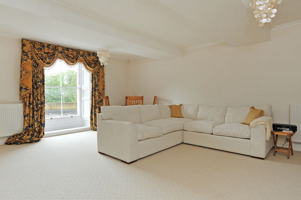 Property photo 3 of 9 Siting / Dining Room