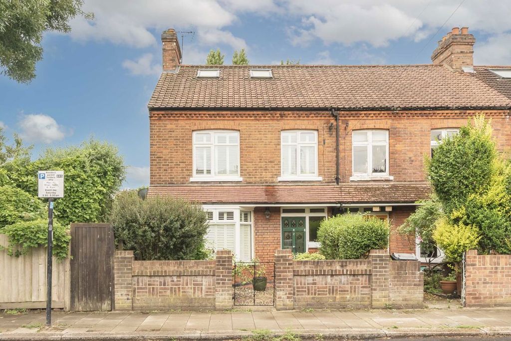 Property photo 1 of 8