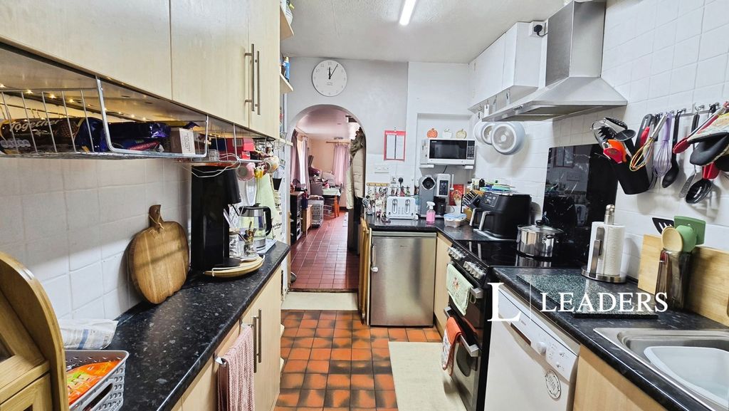 Property photo 3 of 28 Pbox-Img.Jpg