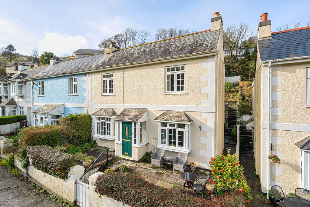 Property photo 1 of 35 1408244-1-6982259862668-Arw-1