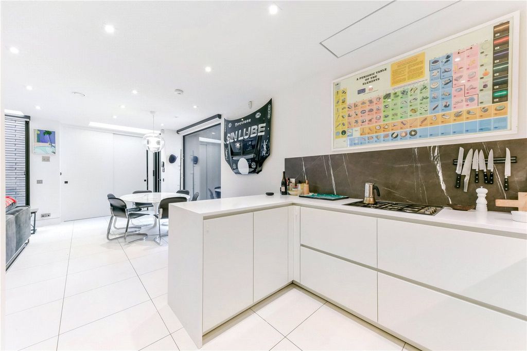 Property photo 3 of 14 Picture No. 34