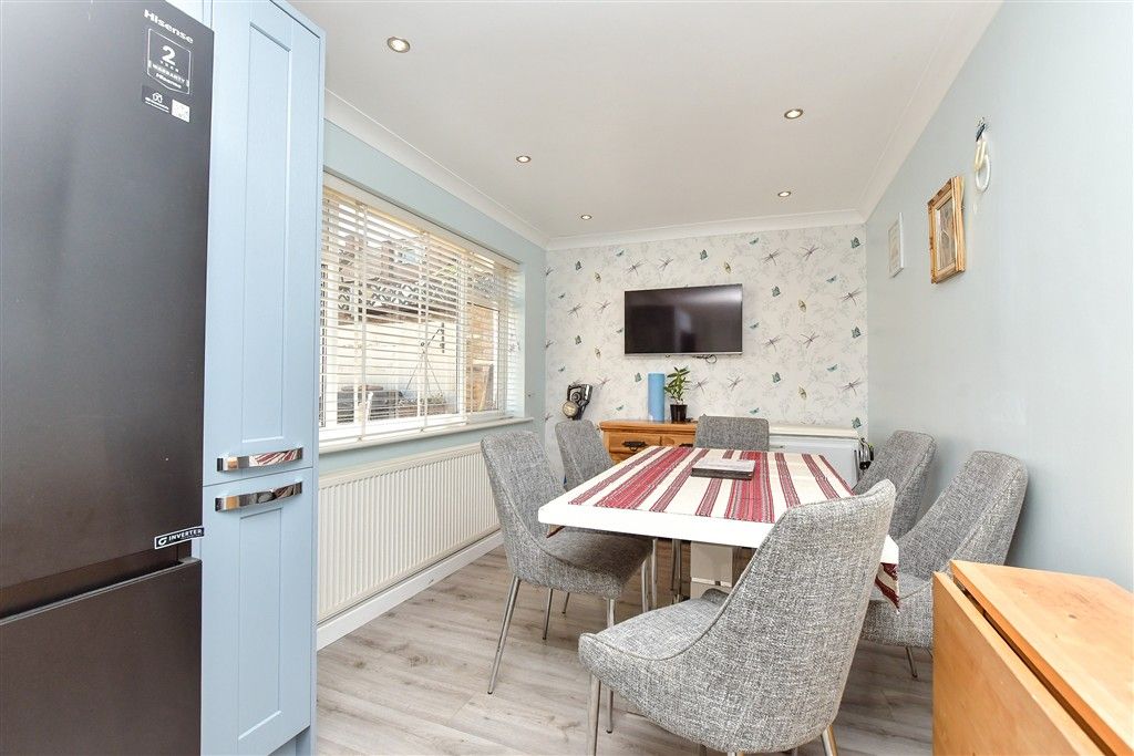 Property photo 3 of 11 Dining Area