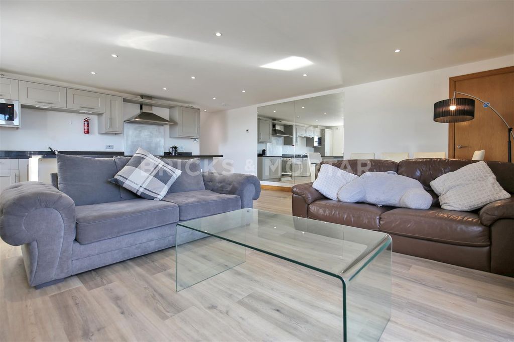 Property photo 2 of 14 Cg6Wyoxlpchgj52T.Jpg