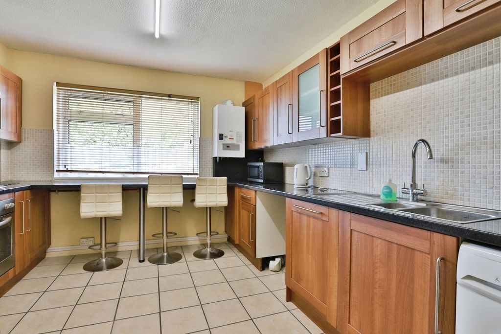Property photo 3 of 17 Pbox-Img.Jpg