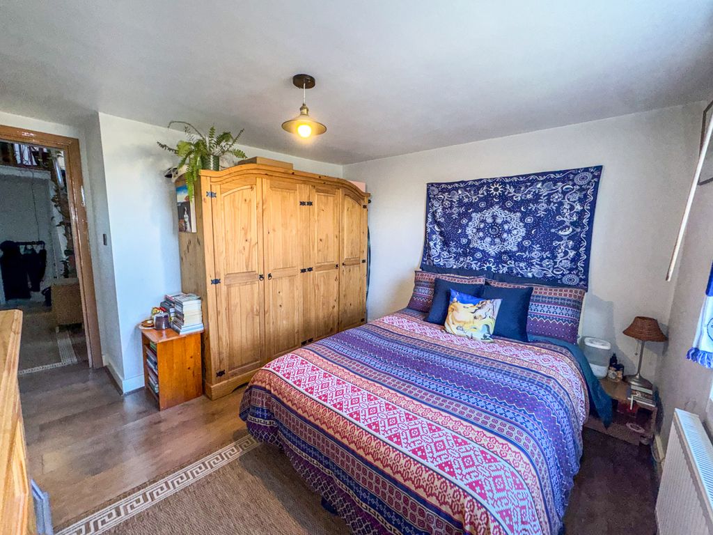 Property photo 2 of 6 Gallery