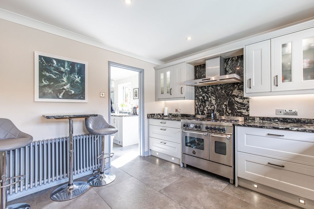 Property photo 2 of 35 The Brambles-43