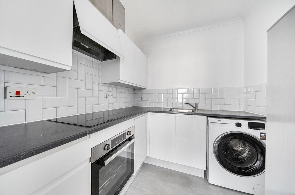 Property photo 3 of 12 1487526-9-6A5108B...