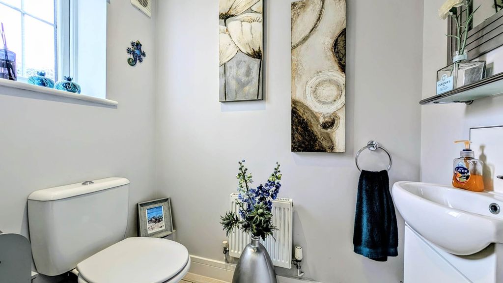 Property photo 2 of 18