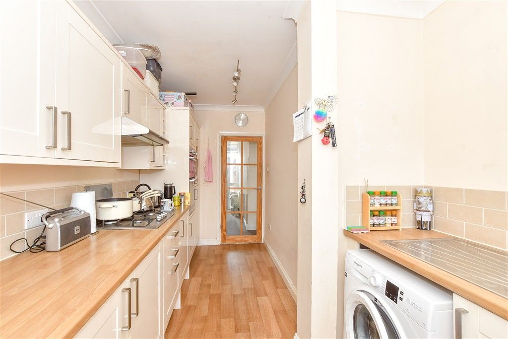 Property photo 2 of 10 Kitchen
