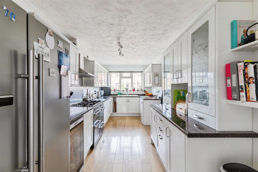 Property photo 2 of 17