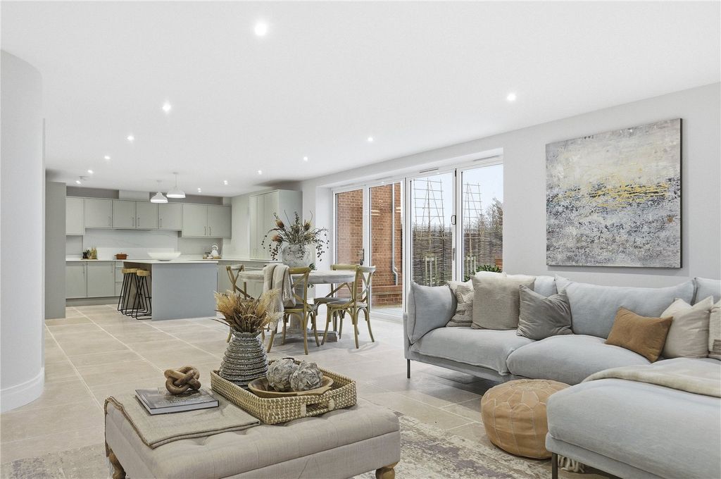 Property photo 1 of 63 Picture No. 83