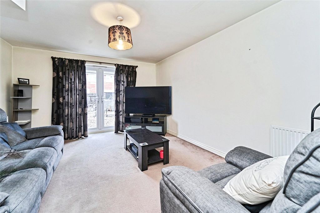 Property photo 3 of 10 Picture No. 16