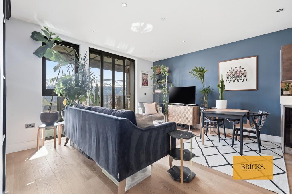 Property photo 2 of 47