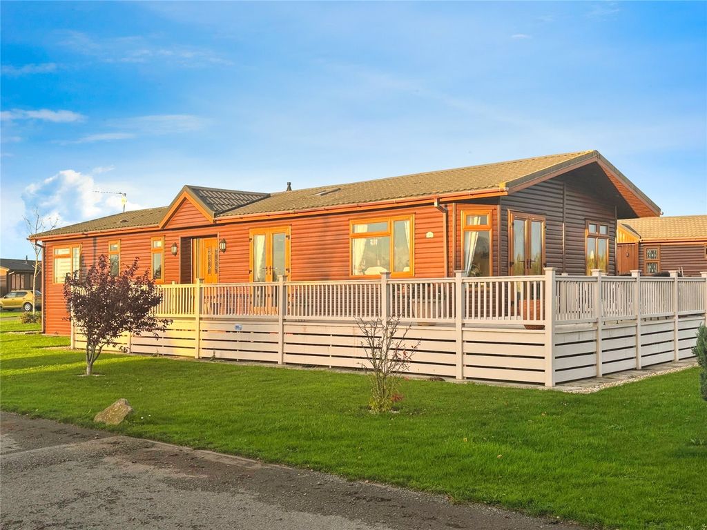 Property photo 1 of 43 Raised Decked Area