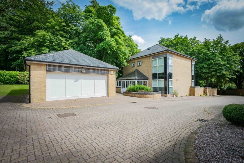 Property photo 1 of 27